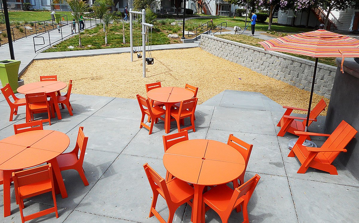 outdoor dining set