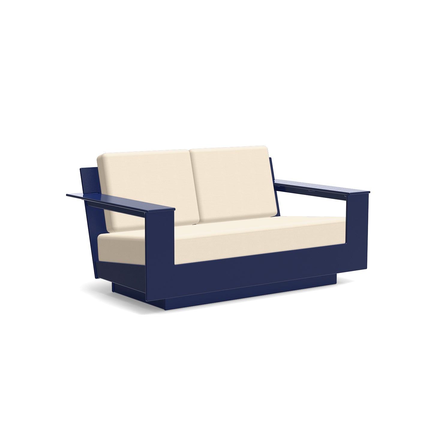studio shot of nisswa loveseat in navy with flax cushion