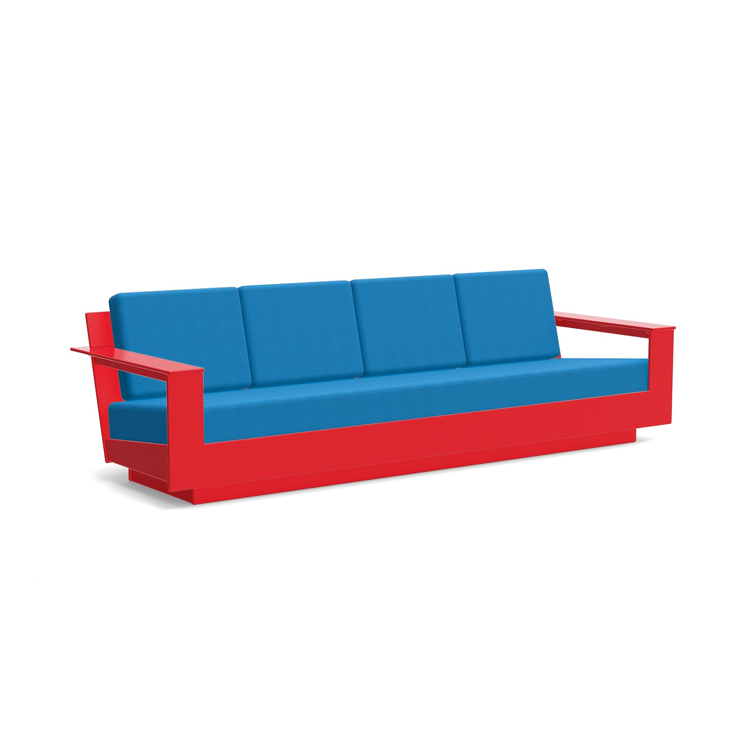 studio shot of nisswa 96 in apple red with regatta blue cushion