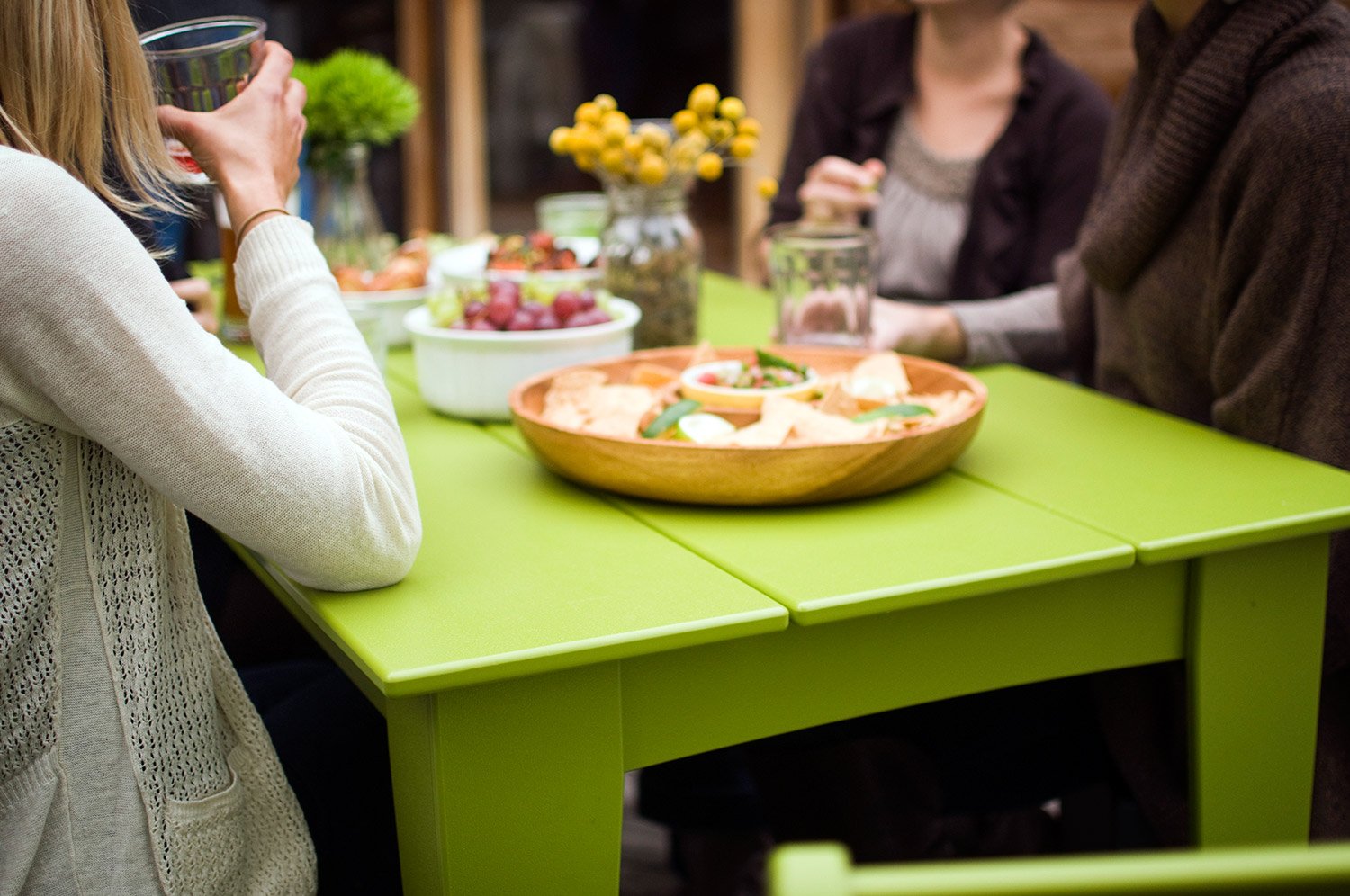outdoor dining table