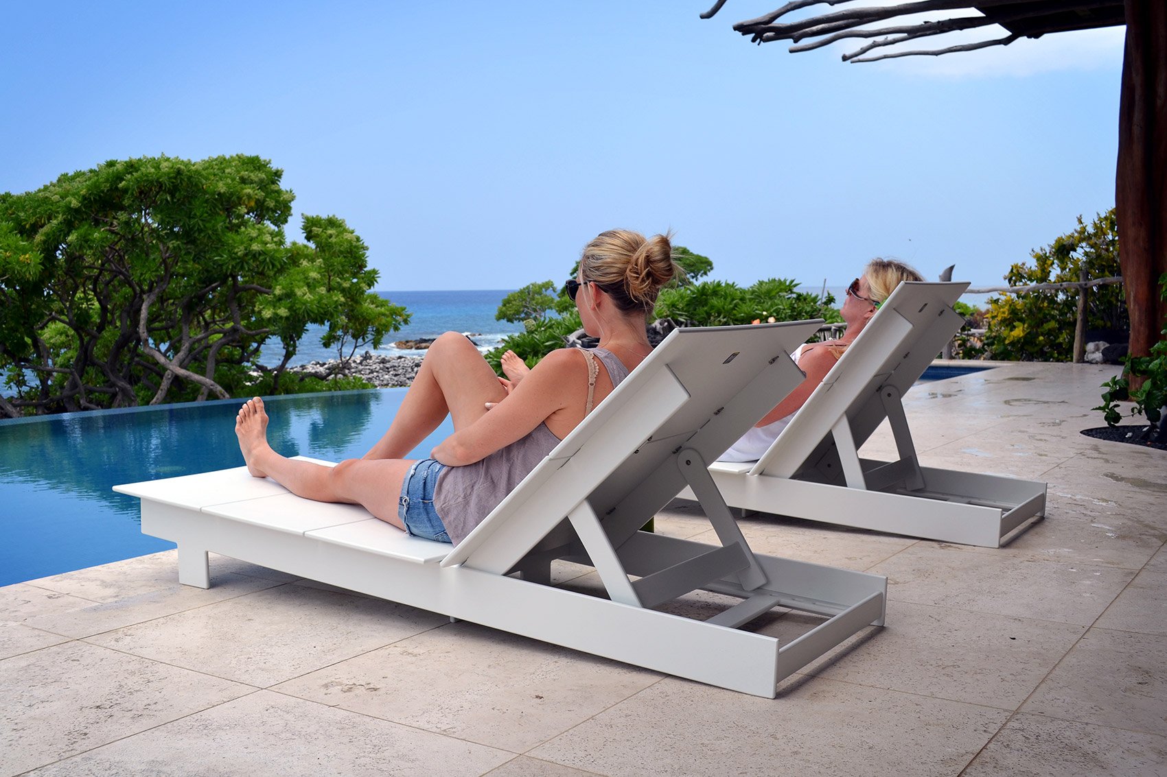 lollygagger chaise sunbed poolside hawaii