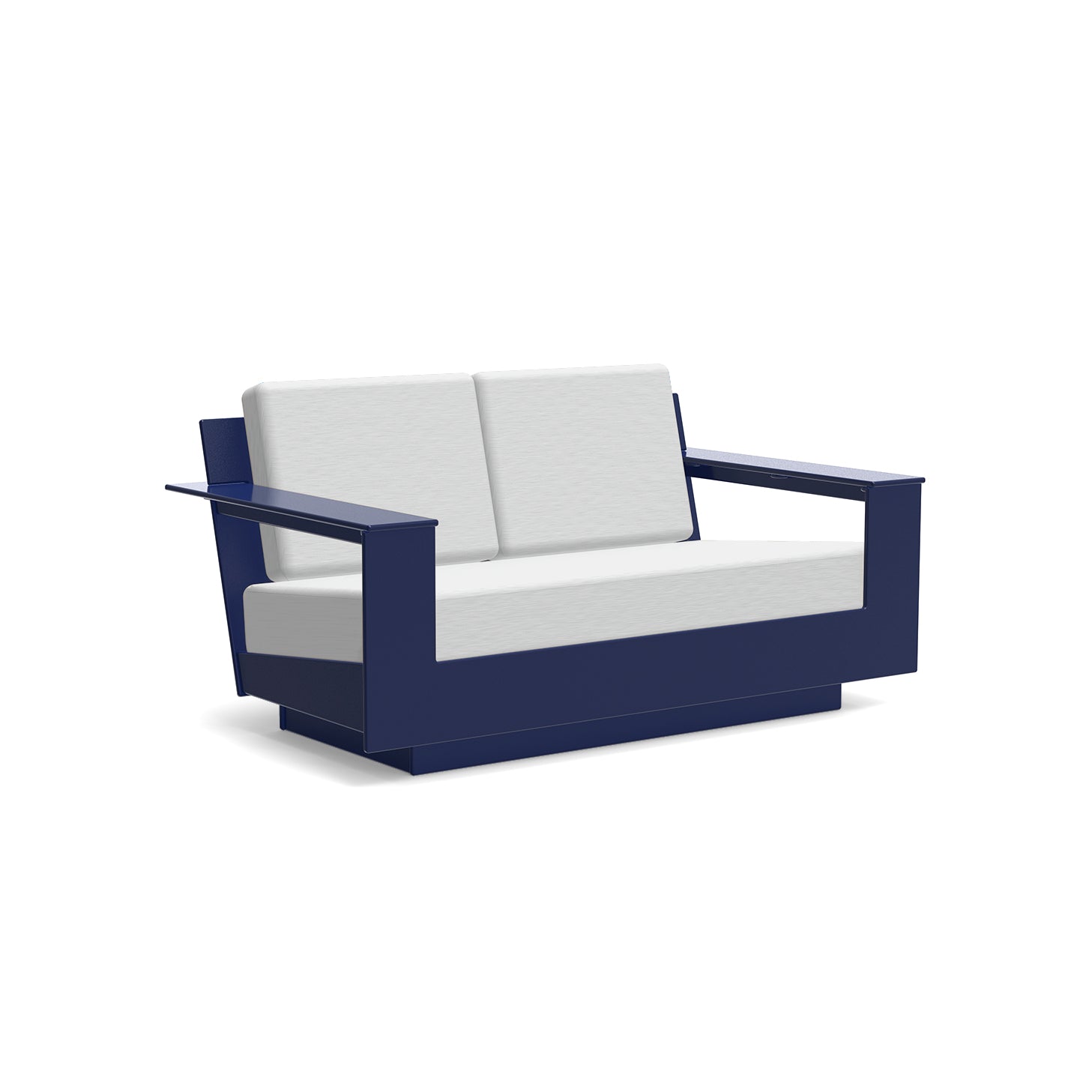 studio shot of nisswa loveseat in navy with silver cushion